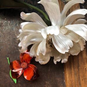 Vintage Enamel Flower Brooch.